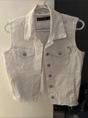 Nannette White Sleeveless Denim Vest